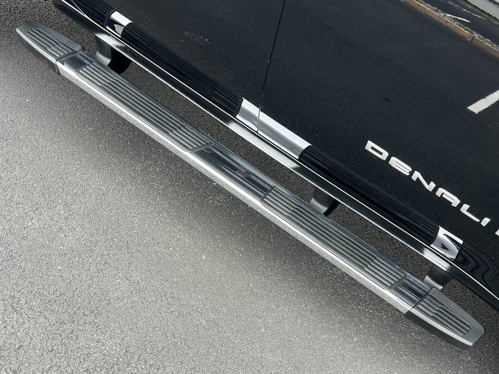 Used 2025 GMC Sierra 2500 Denali image 9