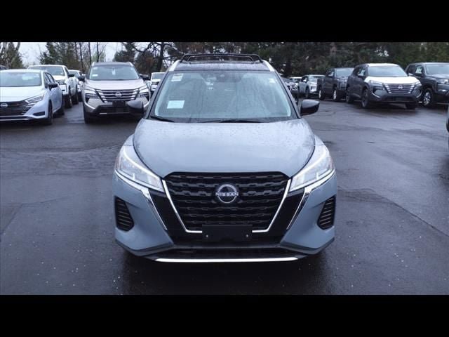 Used 2024 Nissan Kicks SV w/ Exterior Package FWD image 2
