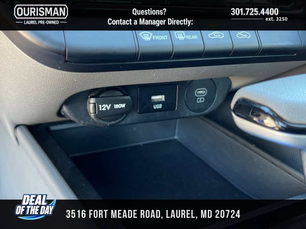 Used 2024 Hyundai Elantra SEL FWD image 26