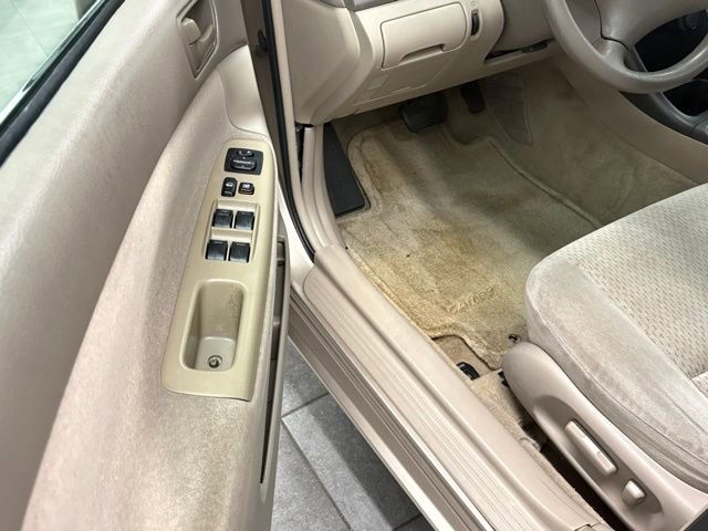 Used 2002 Toyota Camry image 10