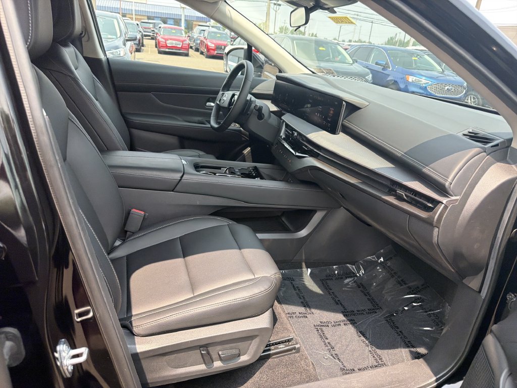 Used 2025 Nissan Murano SV AWD/4WD image 15