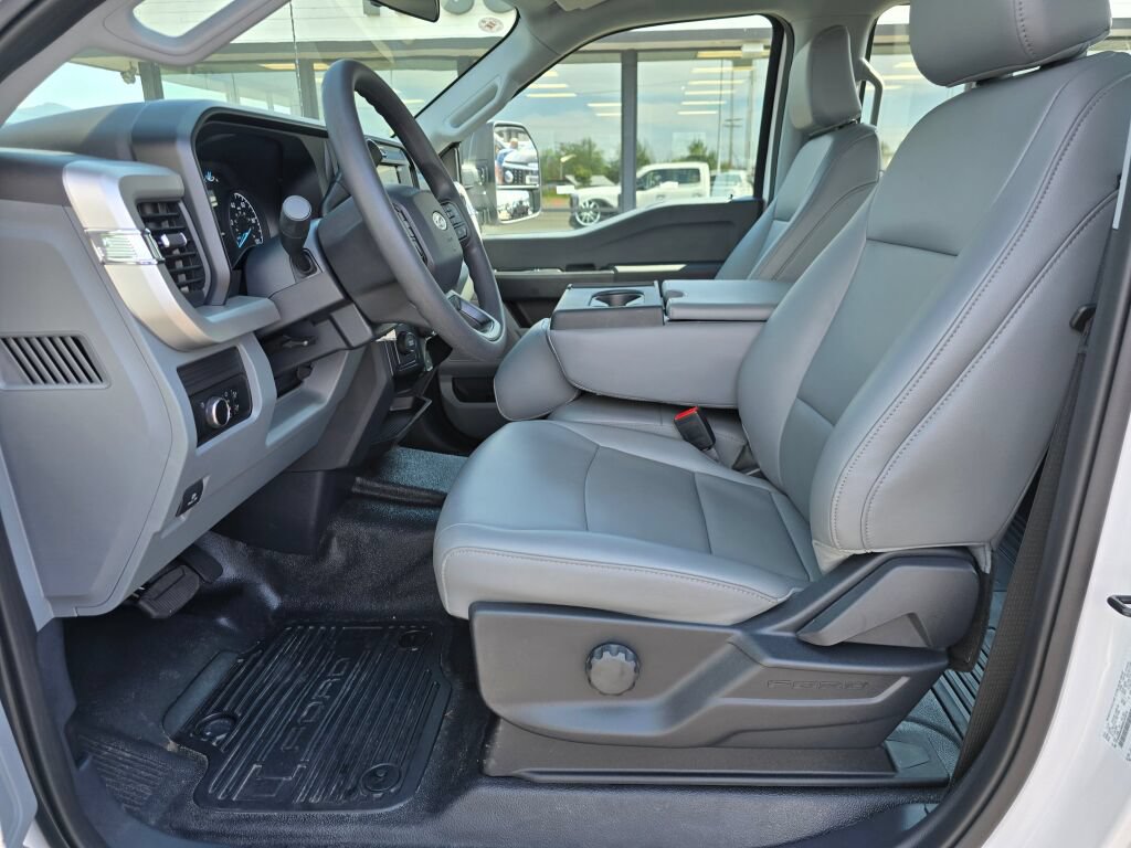 Used 2025 Ford F450 XL RWD image 16