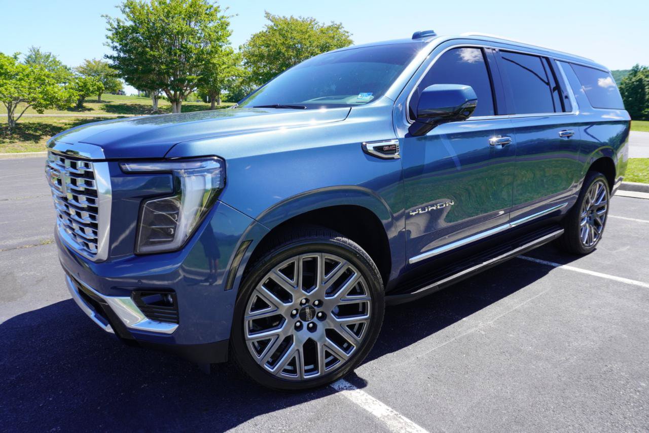 Used 2026 GMC Yukon XL Elevation w/ Elevation Premium Package AWD/4WD image 7