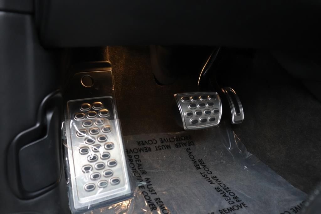 Used 2017 Bentley Bentayga image 43