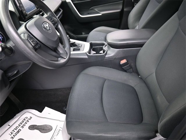 Used 2019 Toyota RAV4 LE image 15