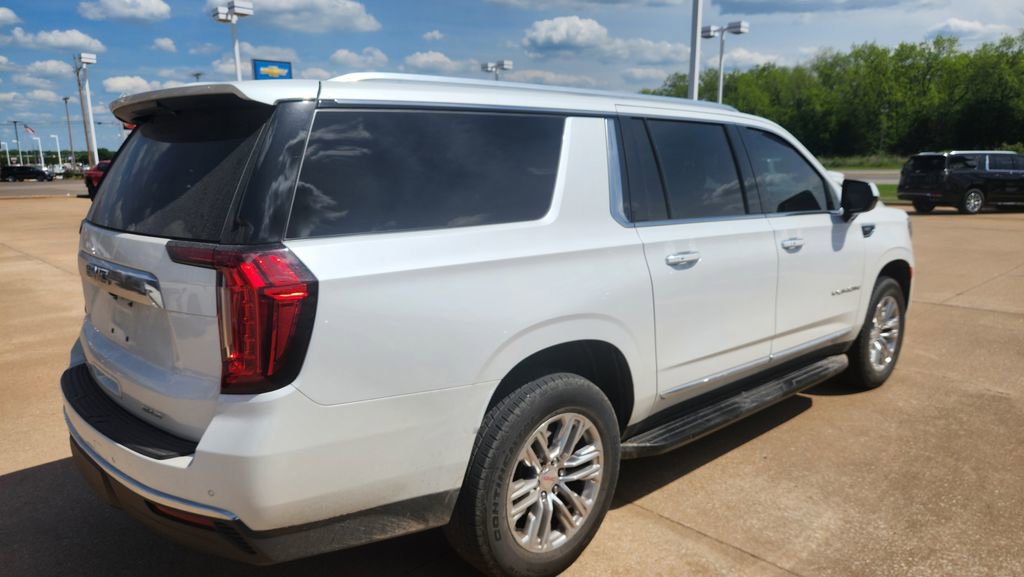 Used 2023 GMC Yukon XL SLT AWD/4WD image 4
