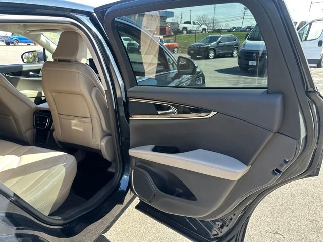 Used 2022 Lincoln Nautilus AWD w/ Premium Package image 20