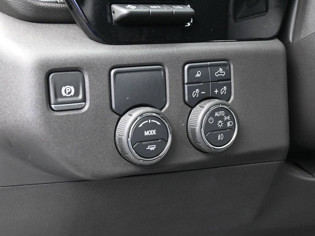 Used 2024 Chevrolet Silverado 1500 High Country w/ Technology Package image 16