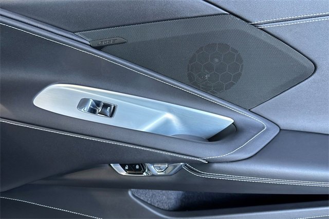 Used 2021 Chevrolet Corvette Stingray Convertible w/ Z51 Performance Package image 19