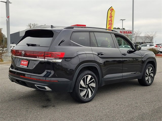 Used 2024 Volkswagen Atlas SE image 3