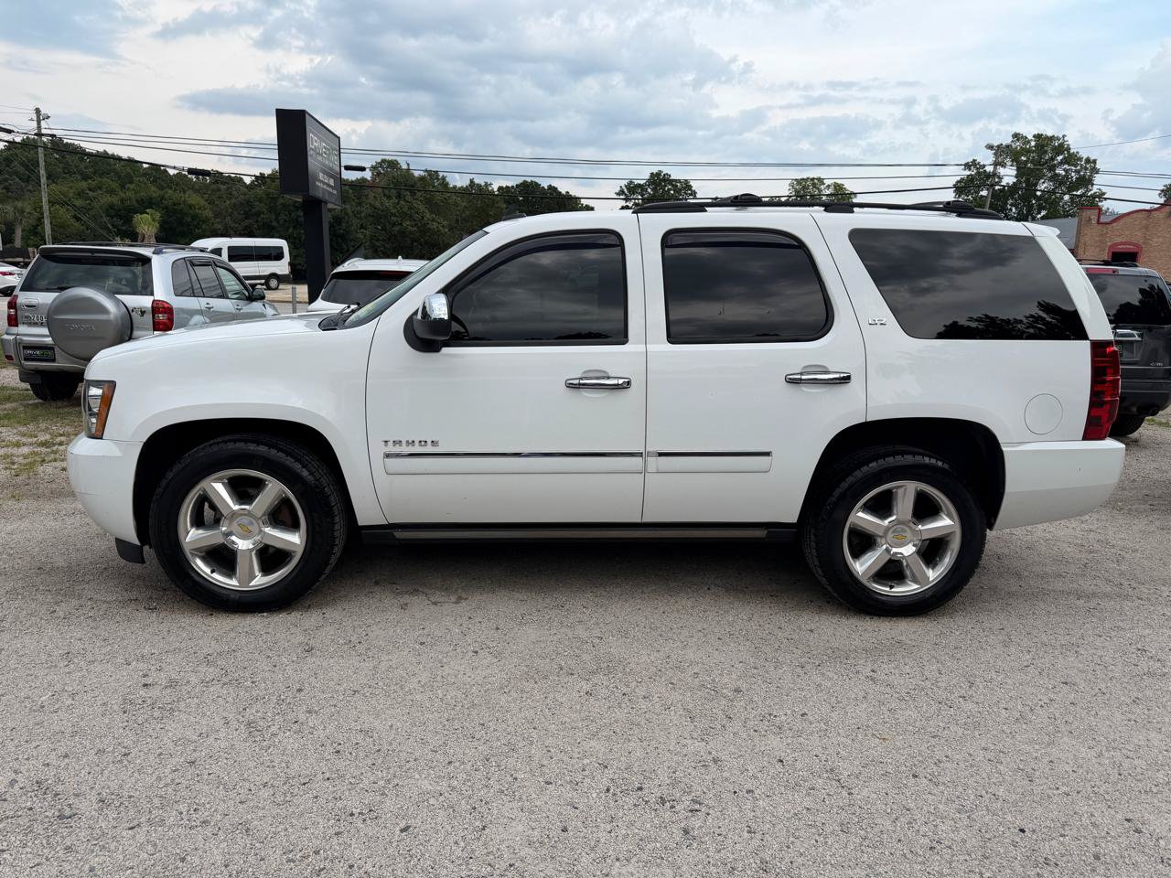 Used 2011 Chevrolet Tahoe LTZ AWD/4WD image 2