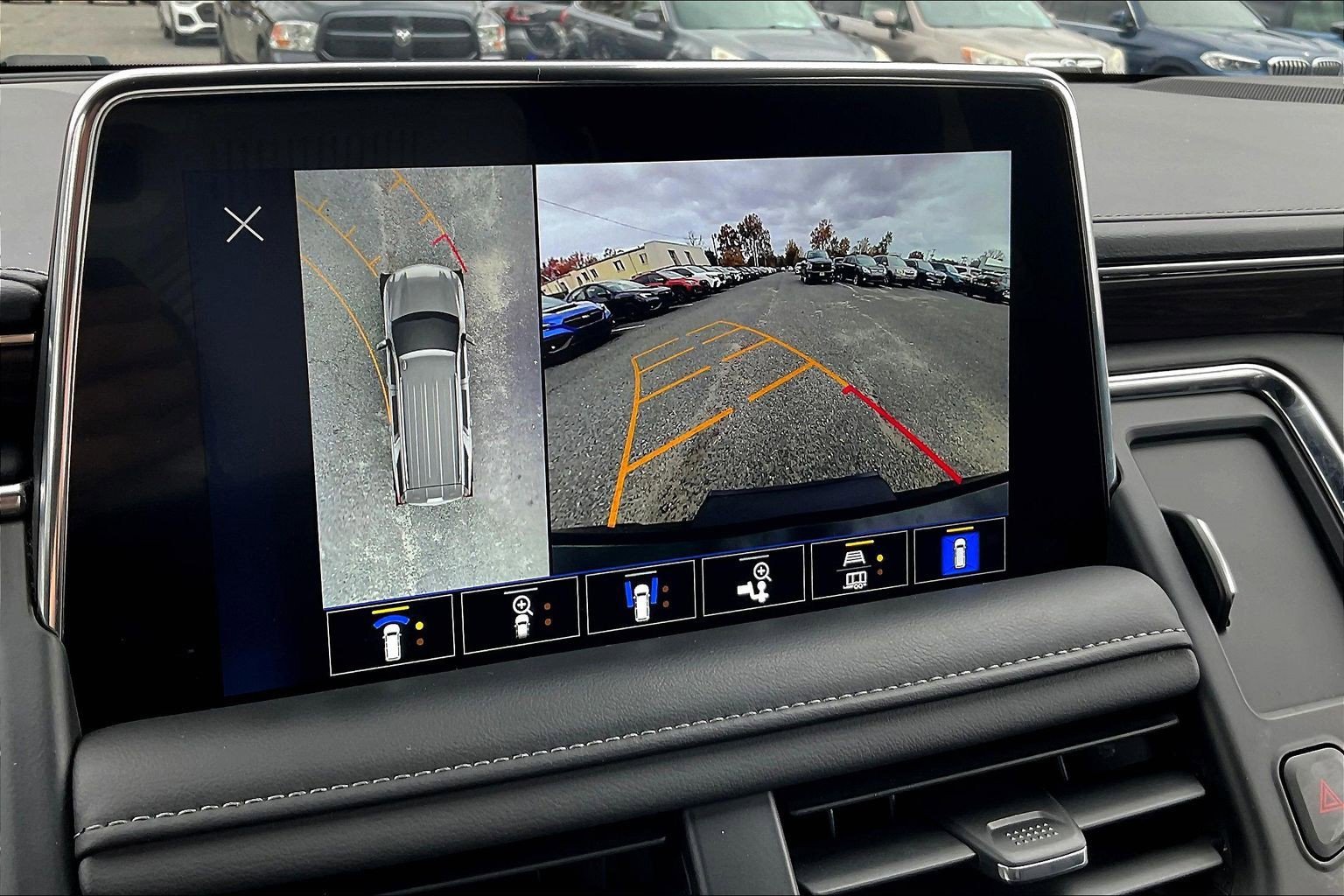 Used 2024 Chevrolet Tahoe Z71 w/ Luxury Package image 25