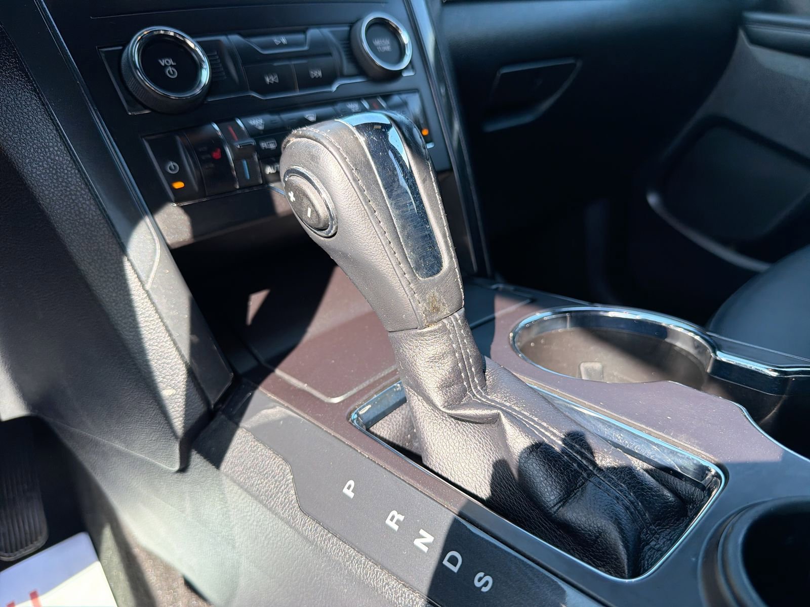 Used 2018 Ford Explorer XLT w/ Equipment Group 202A FWD image 38
