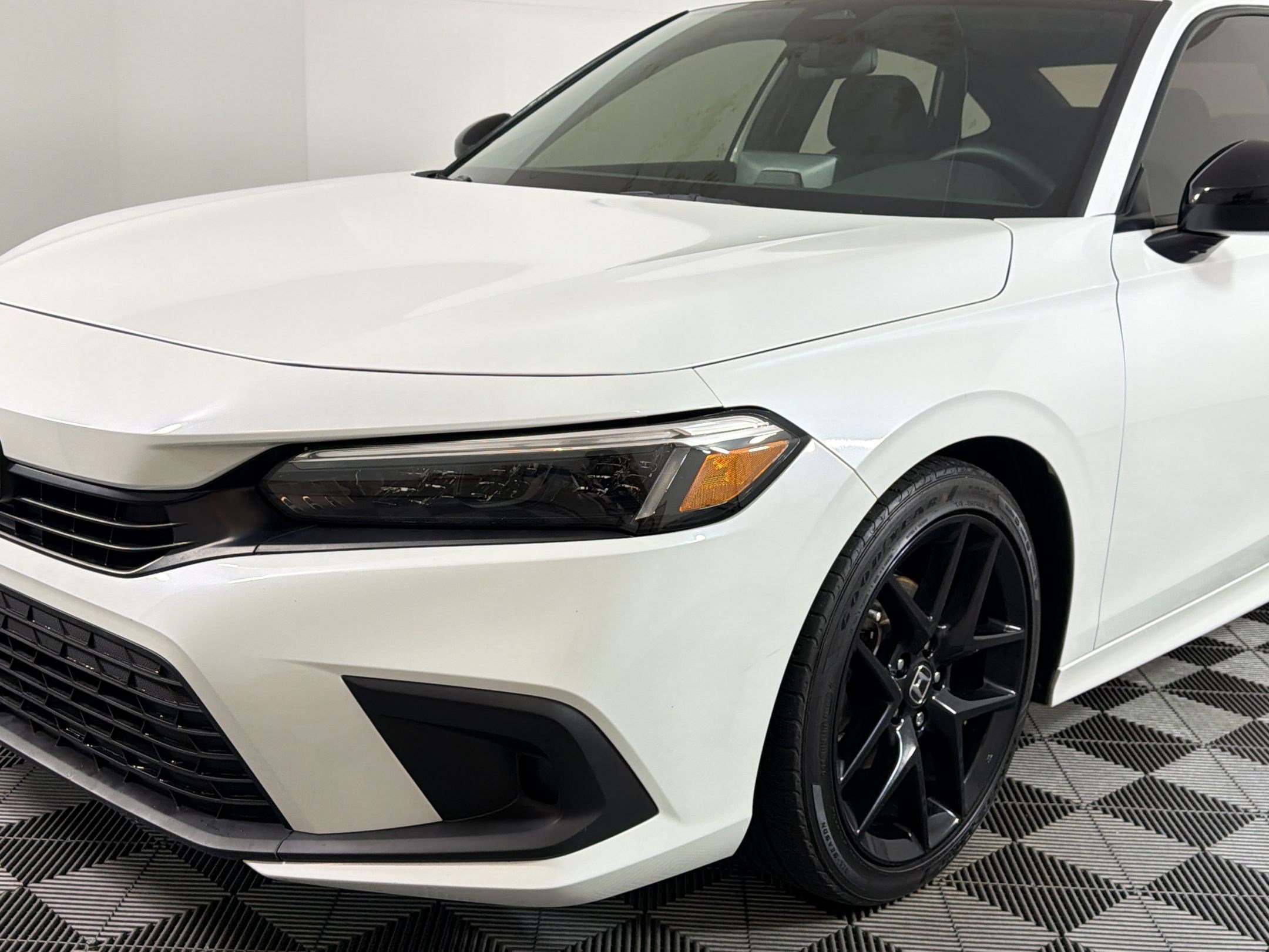 Used 2023 Honda Civic Sport image 18