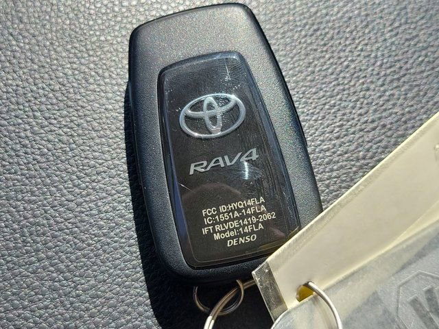 Used 2025 Toyota RAV4 XLE image 34