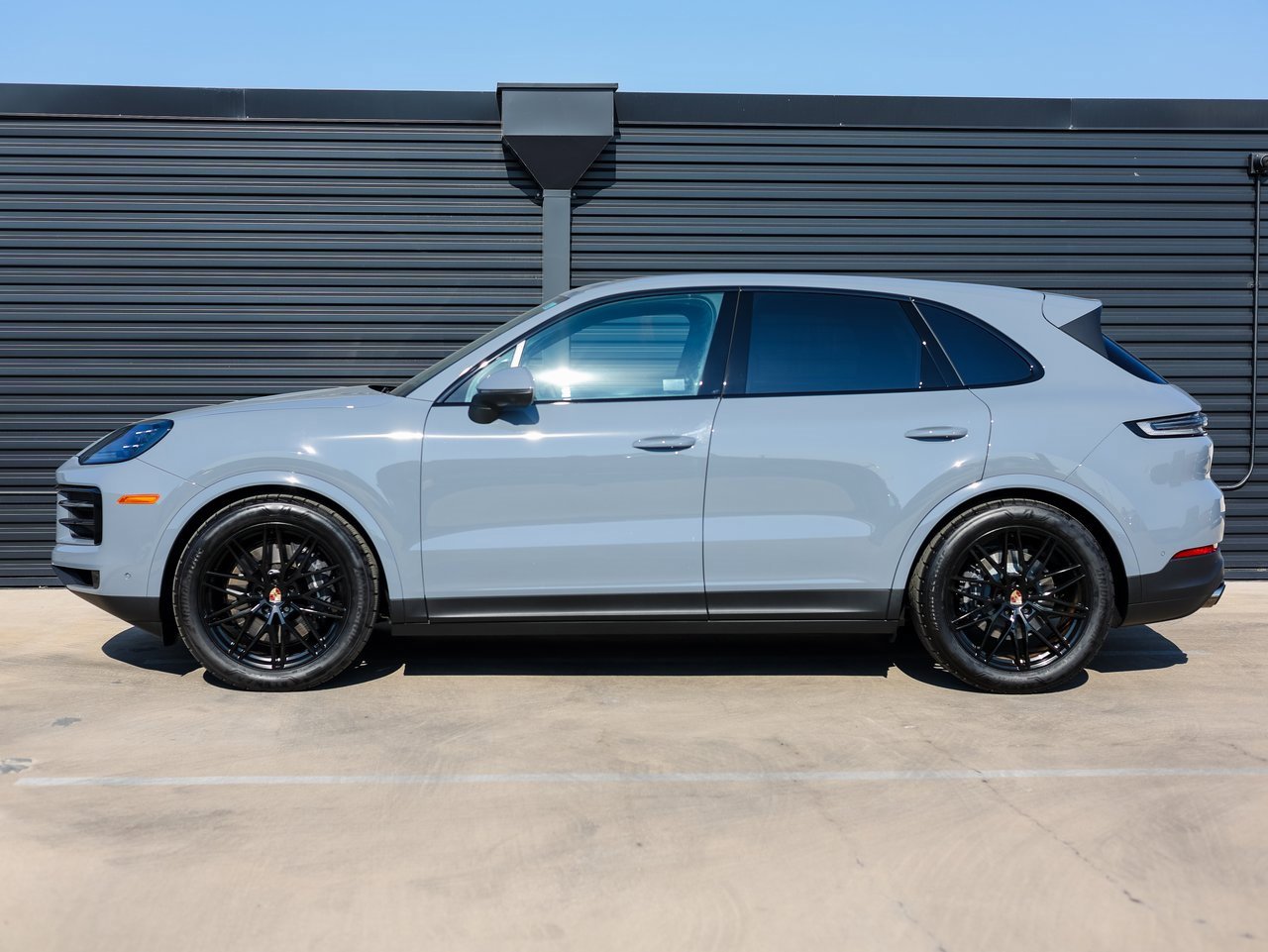 New 2025 Porsche Cayenne image 2