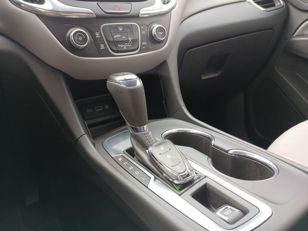 Used 2019 Chevrolet Equinox LS w/ LS Convenience Package FWD image 16