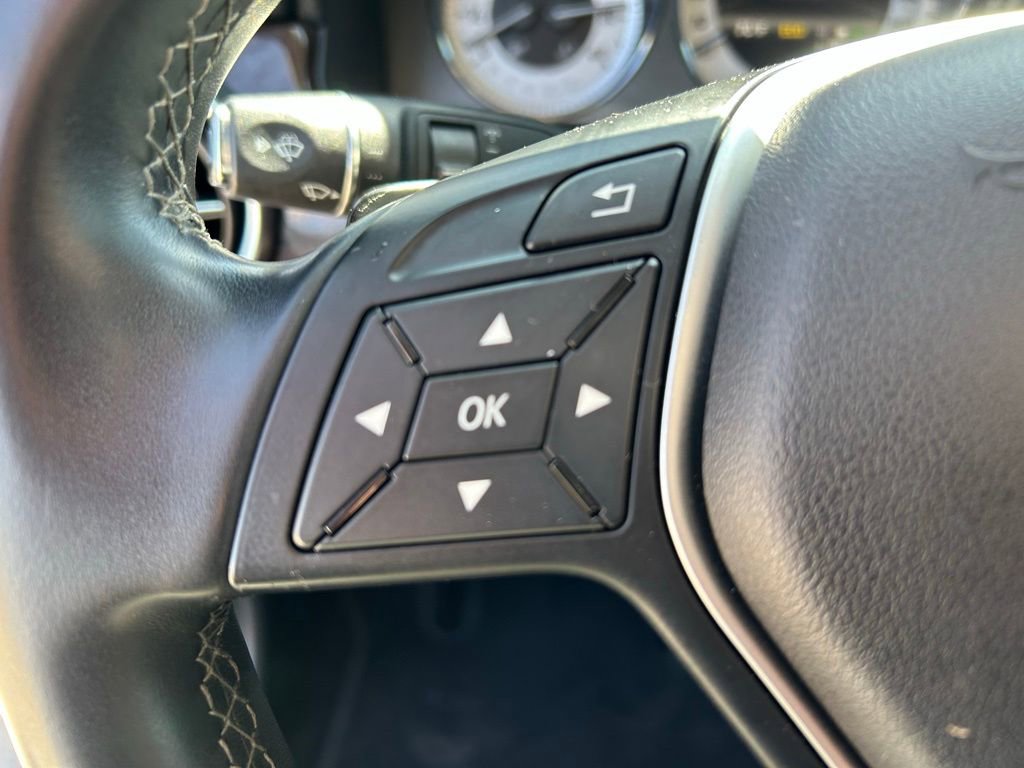 Used 2013 Mercedes-Benz GLK 350 4MATIC image 12