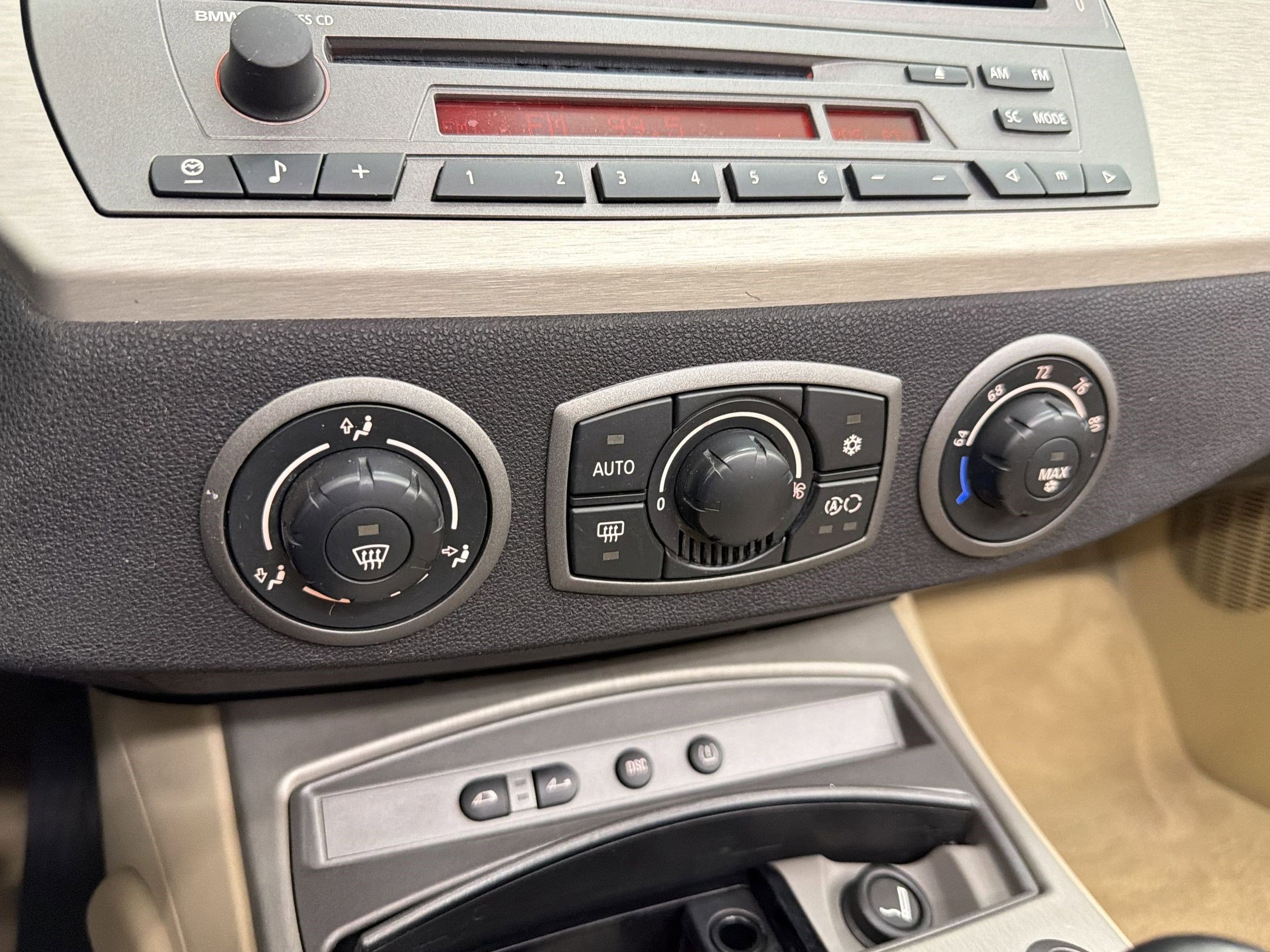 Used 2004 BMW Z4 2.5i image 15