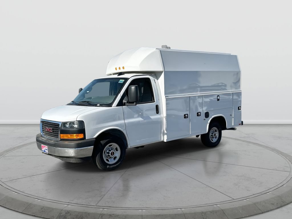 New 2025 GMC Savana 3500 w/ Power Convenience Package RWD image 4