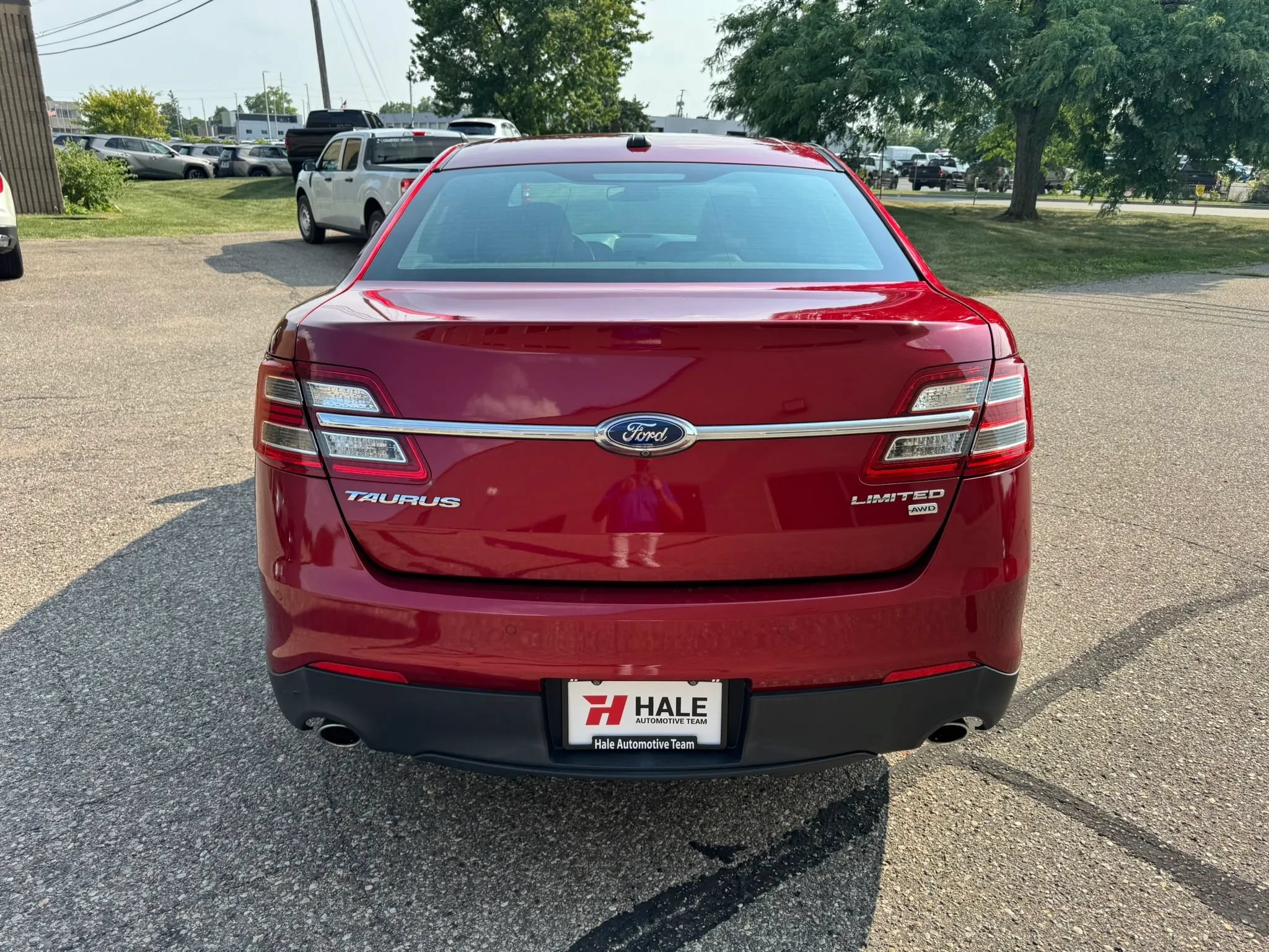 Used 2014 Ford Taurus Limited w/ Equipment Group 301A AWD/4WD image 8