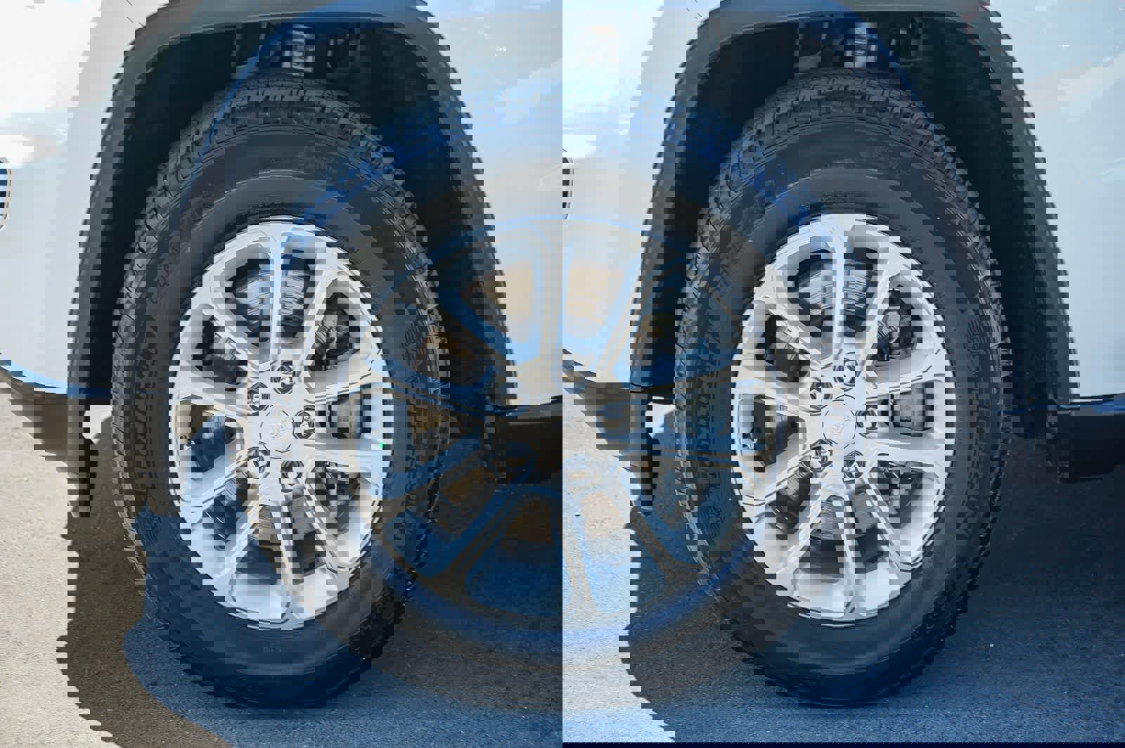 Used 2021 Jeep Grand Cherokee Laredo X image 9