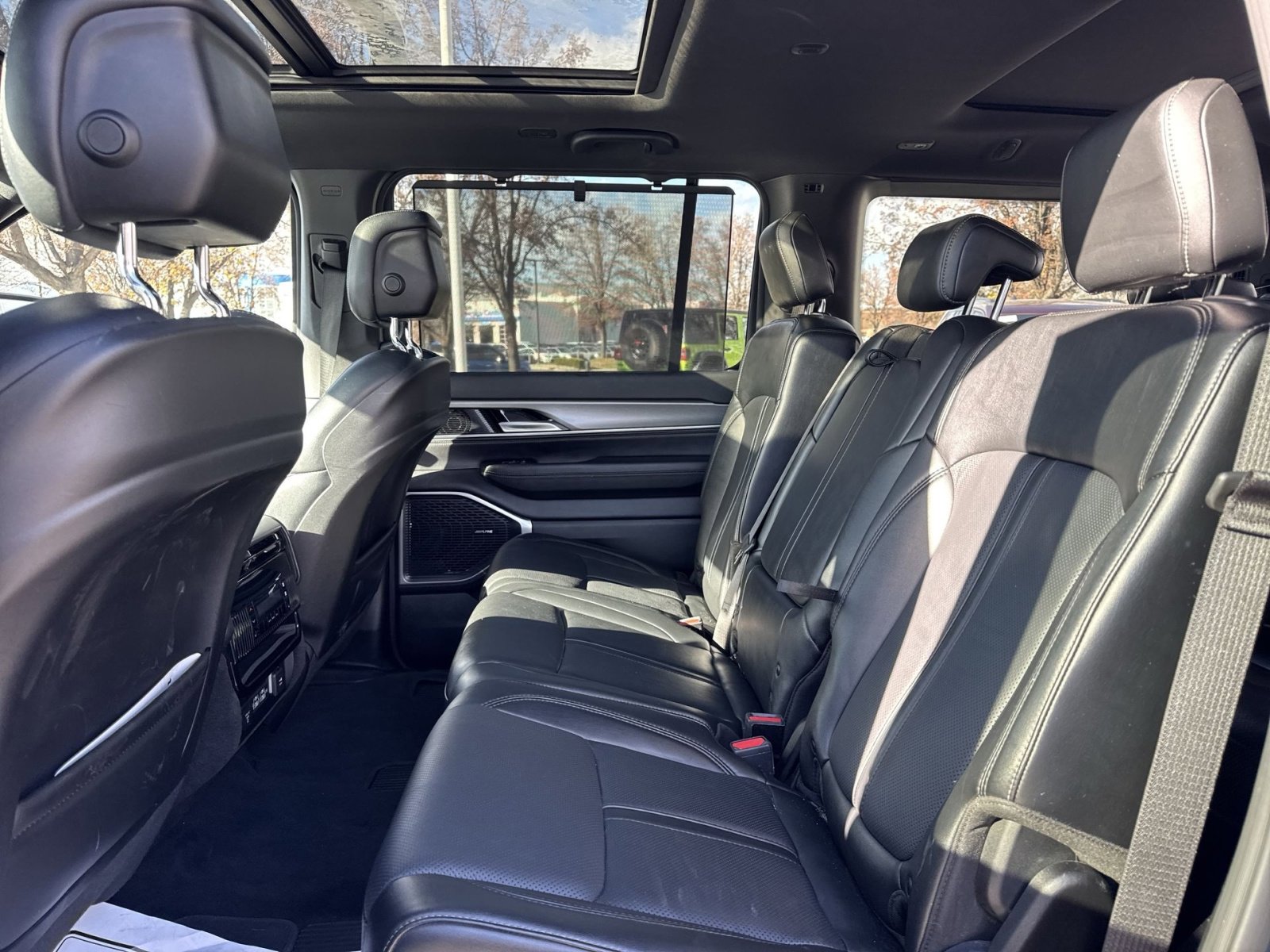 Used 2023 Jeep Wagoneer Series II w/ Convenience Group I image 32