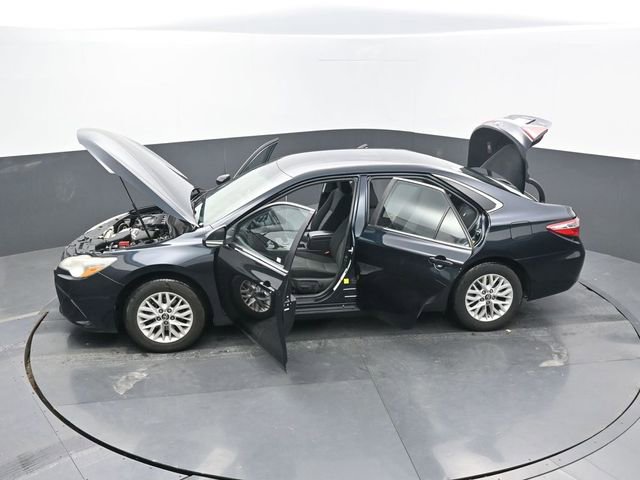 Used 2016 Toyota Camry LE image 70