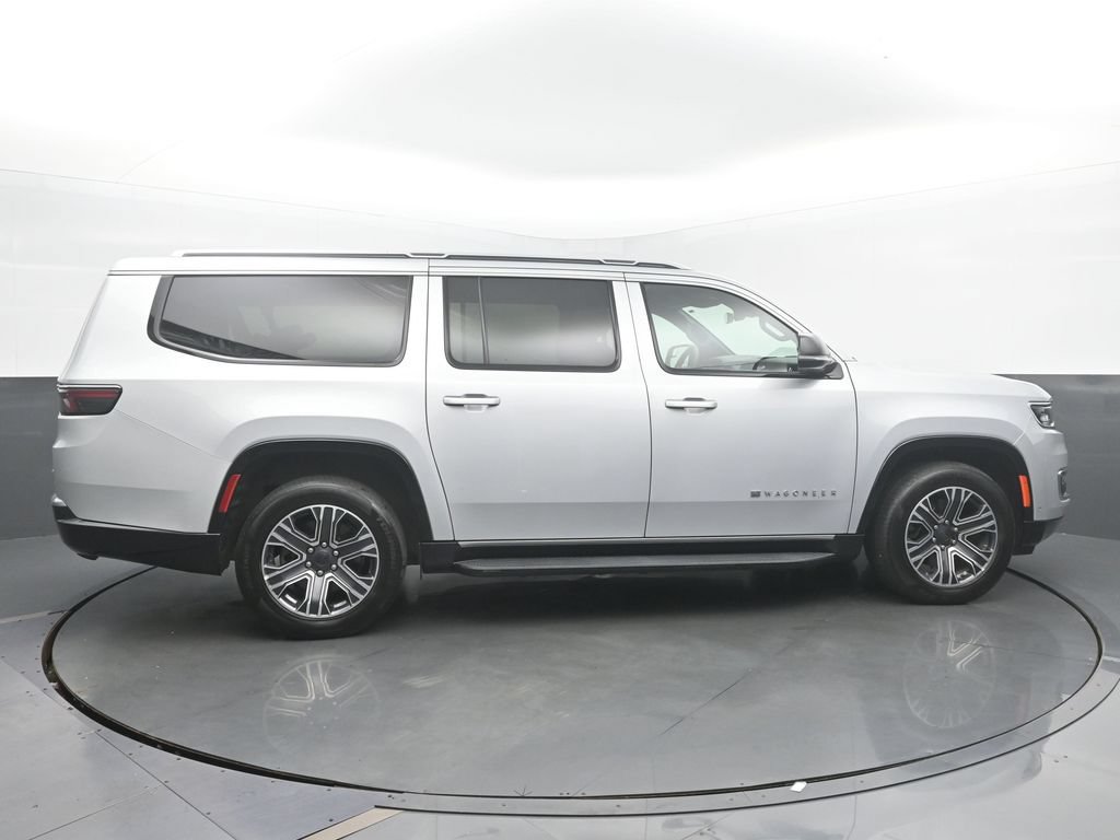 Used 2024 Jeep Wagoneer L Series II w/ Flexible Seating Group AWD/4WD image 7