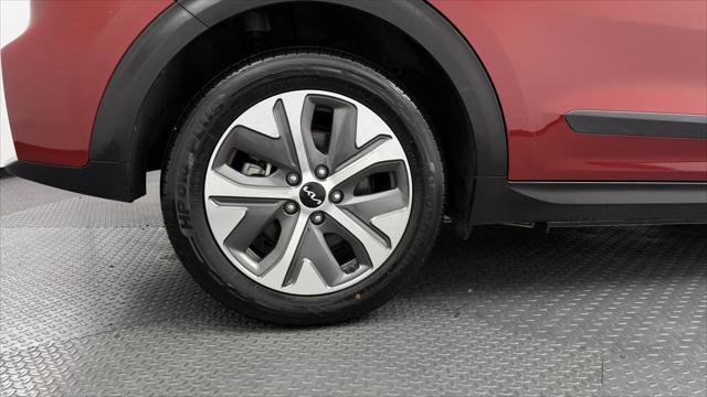 Used 2022 Kia Niro EX w/ Cold Weather Package FWD image 31