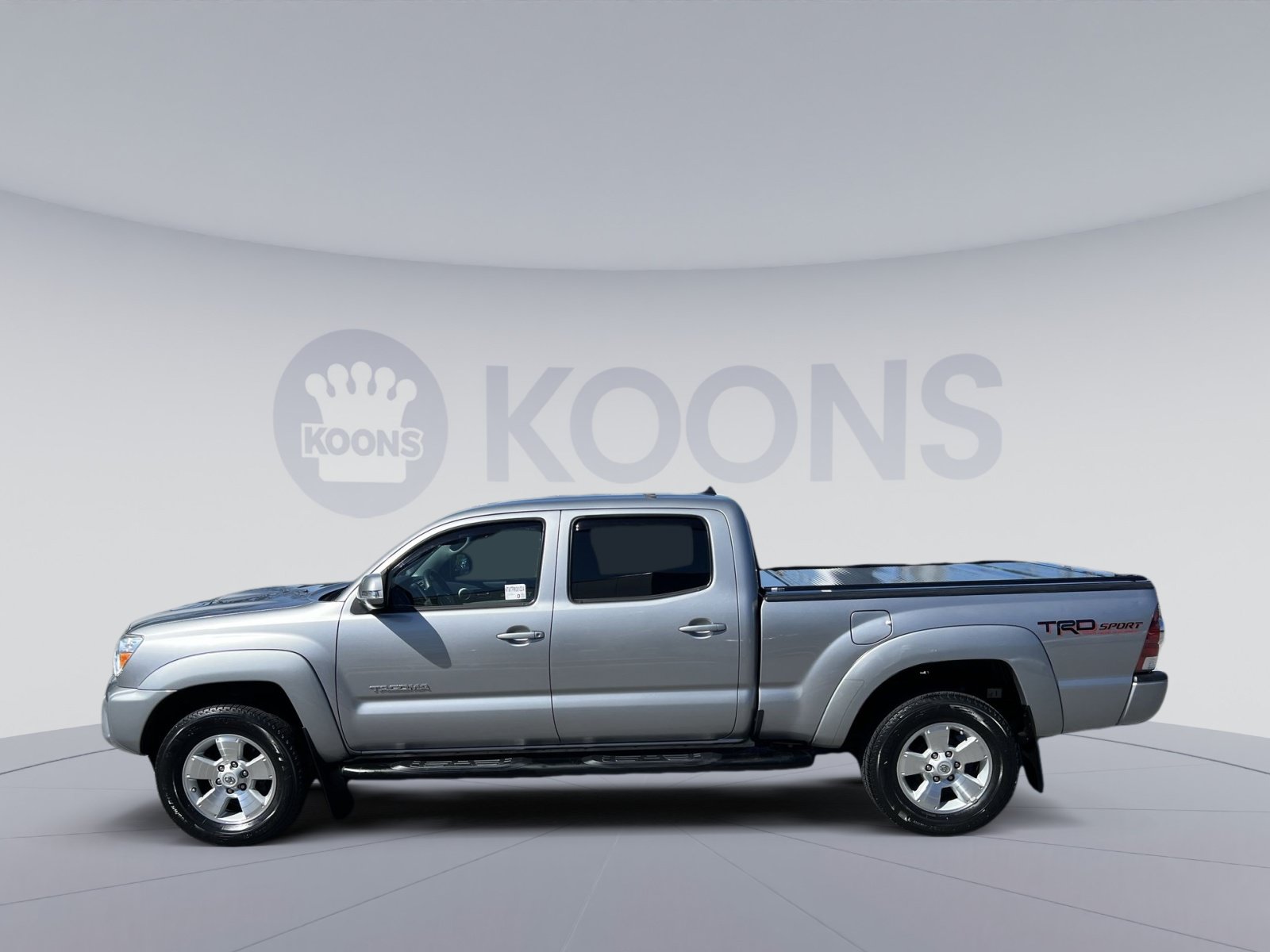 Used 2015 Toyota Tacoma 4x4 Double Cab w/ TRD Sport Package image 2