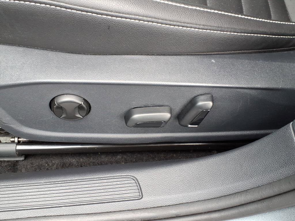 Used 2024 Volkswagen Jetta SE image 5