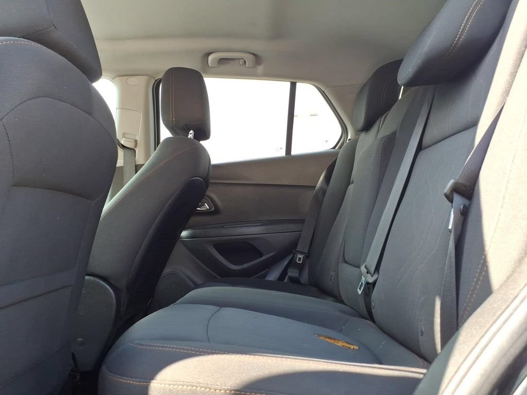Used 2017 Chevrolet Trax LT AWD/4WD image 16