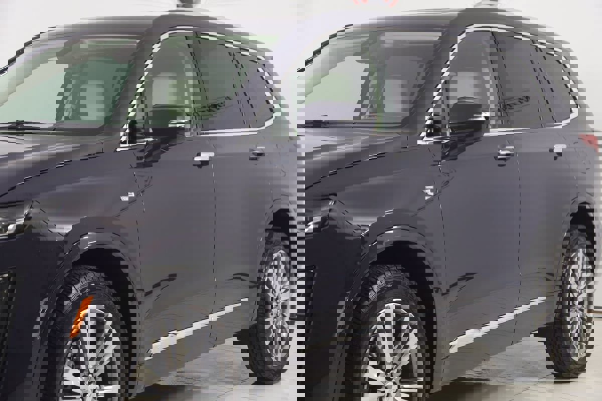 Used 2024 Cadillac XT6 Premium Luxury w/ Technology Package image 49