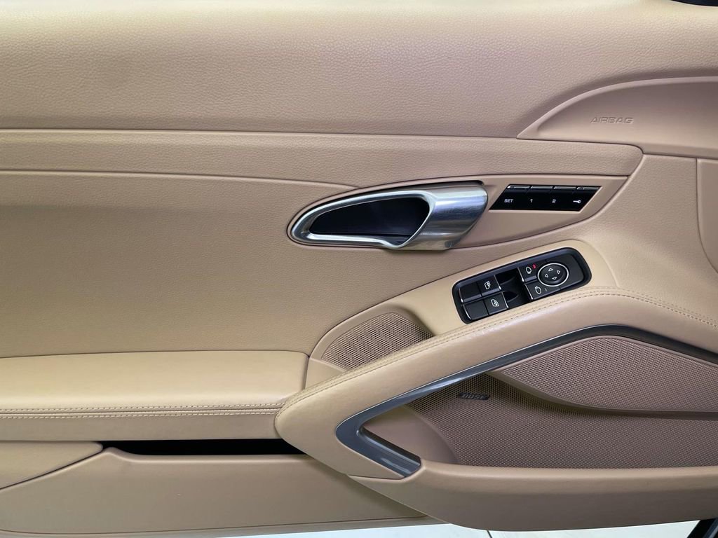 Certified 2017 Porsche 911 Carrera 4S image 33