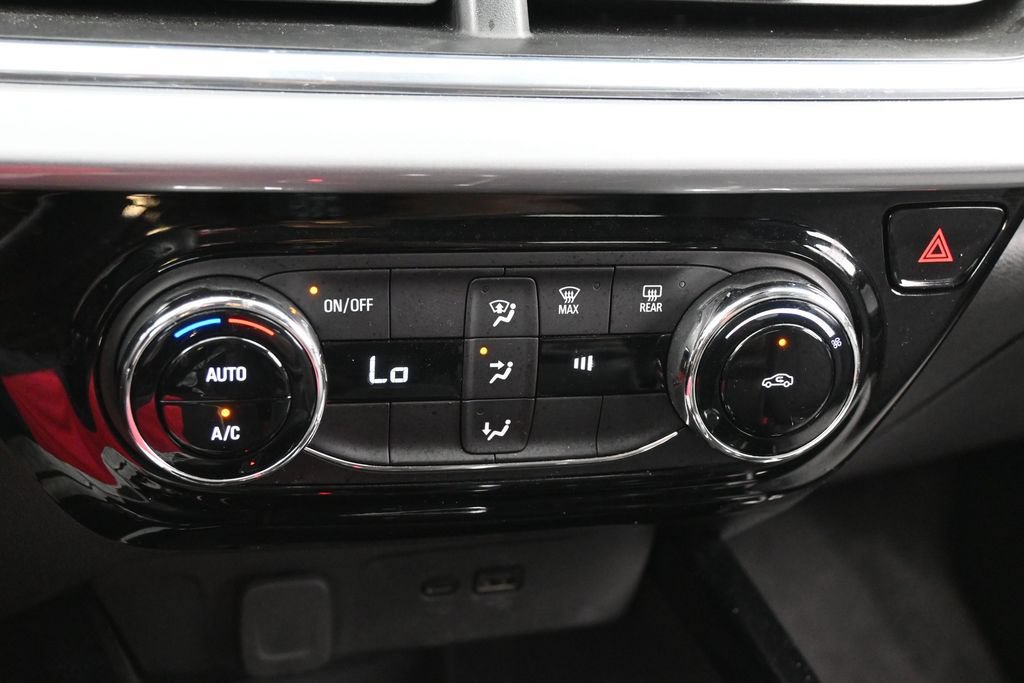 Used 2024 Chevrolet Trax LT FWD image 19