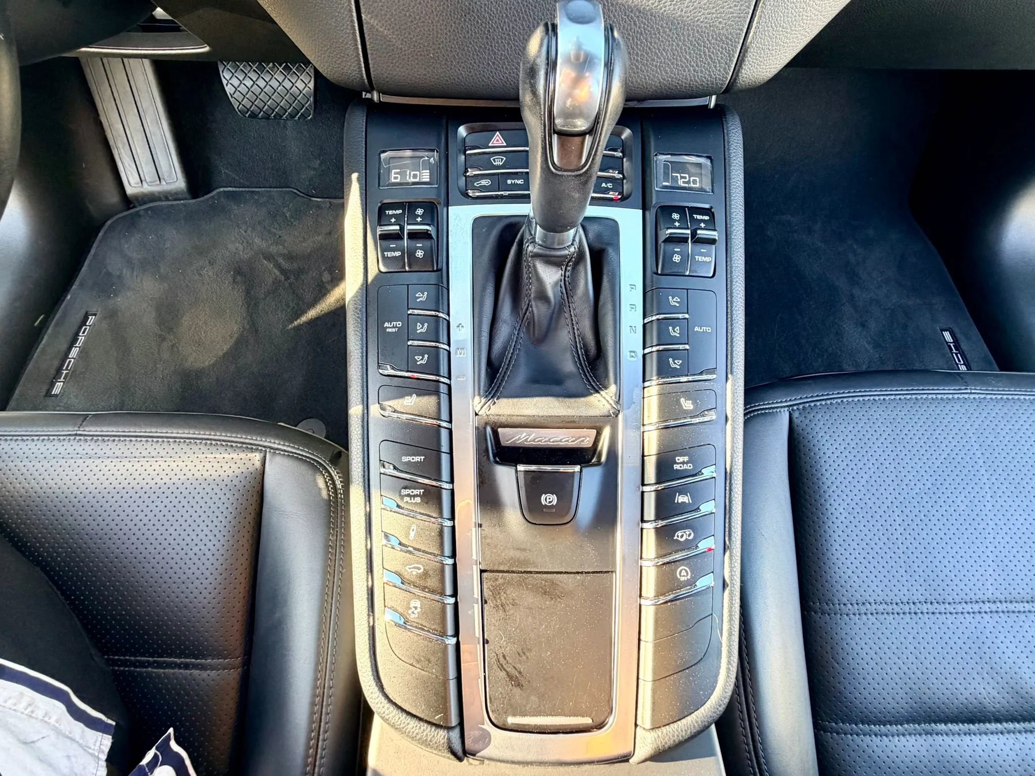 Used 2017 Porsche Macan GTS AWD/4WD image 32