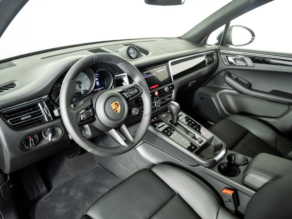 New 2026 Porsche Macan S image 4