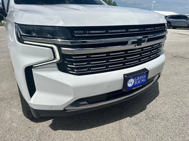 Used 2021 Chevrolet Suburban Premier w/ Premium Package AWD/4WD image 11