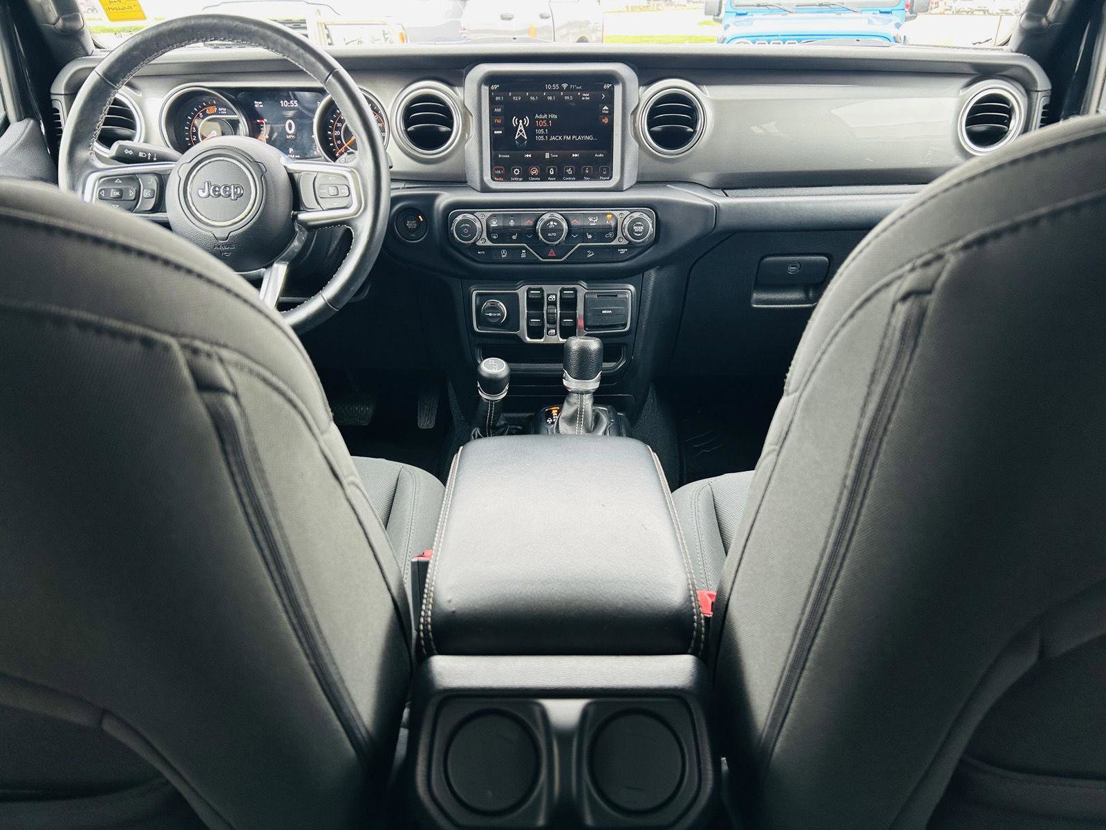 Used 2019 Jeep Wrangler Unlimited Sahara AWD/4WD image 20