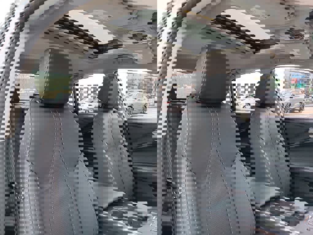 Certified 2023 Acura TLX w/ Technology Package image 17