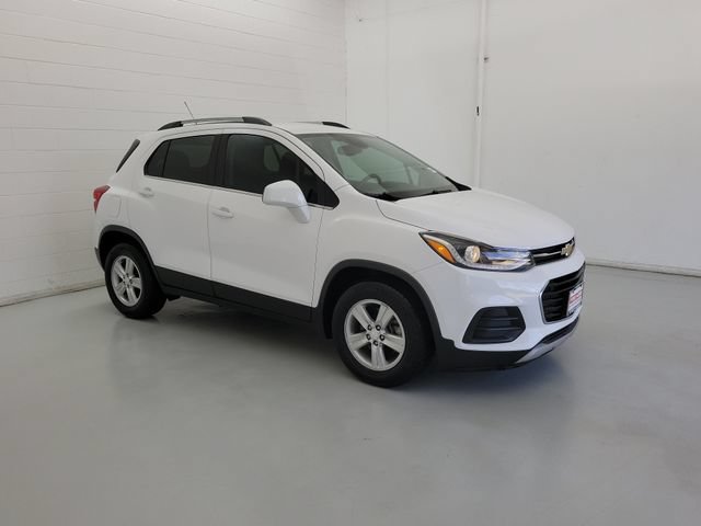 Used 2020 Chevrolet Trax LT w/ LPO, Cargo Package FWD image 4