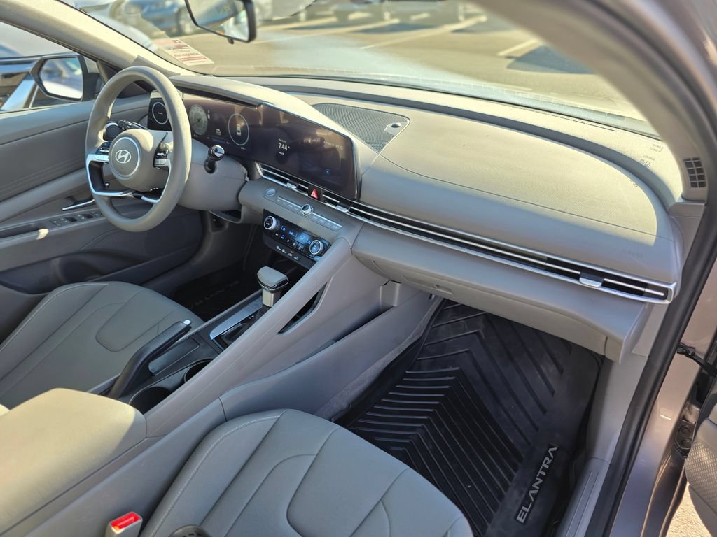 Certified 2024 Hyundai Elantra SEL FWD image 9