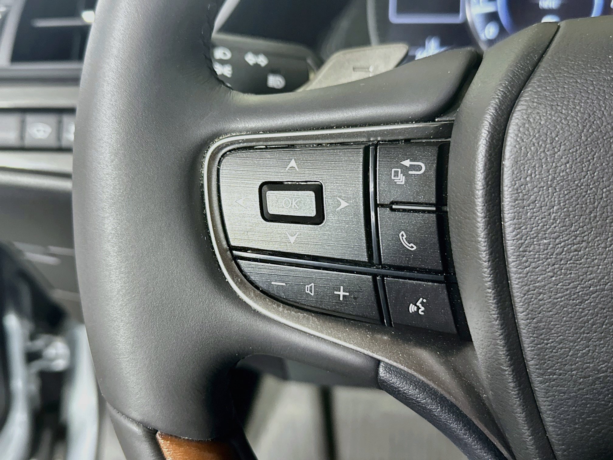 Used 2022 Lexus ES 350 Ultra Luxury w/ Accessory Package 2 FWD image 16