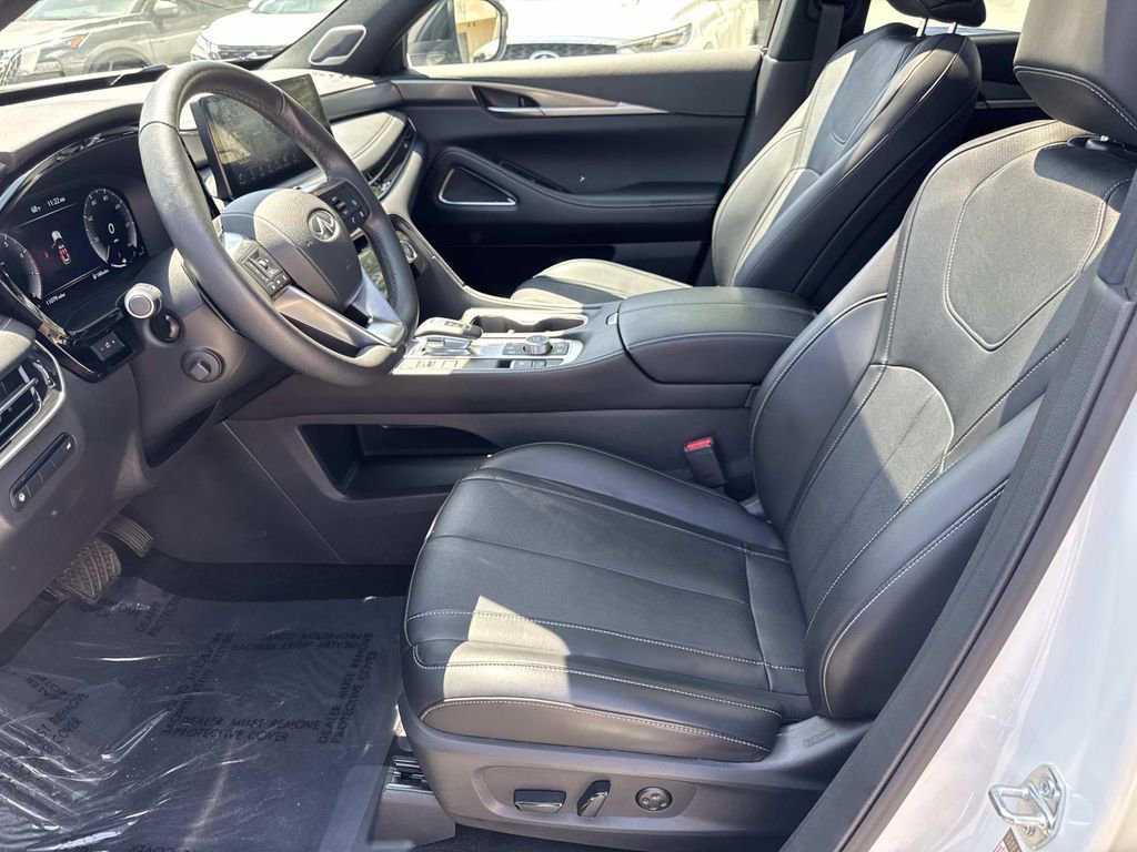 Certified 2025 INFINITI QX60 Luxe w/ Black Edition FWD image 17