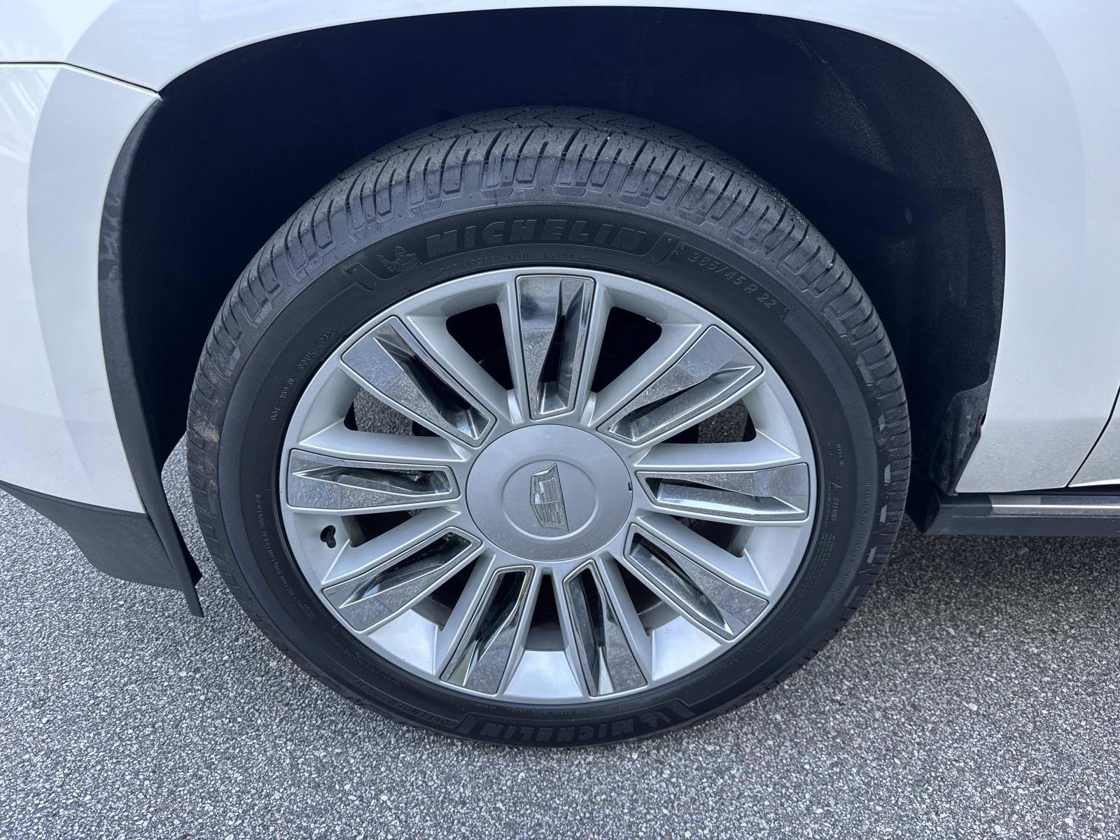 Used 2019 Cadillac Escalade Premium Luxury image 10