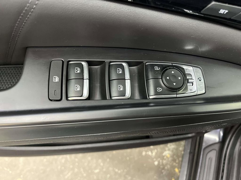 Used 2025 Kia Carnival SX Prestige image 16