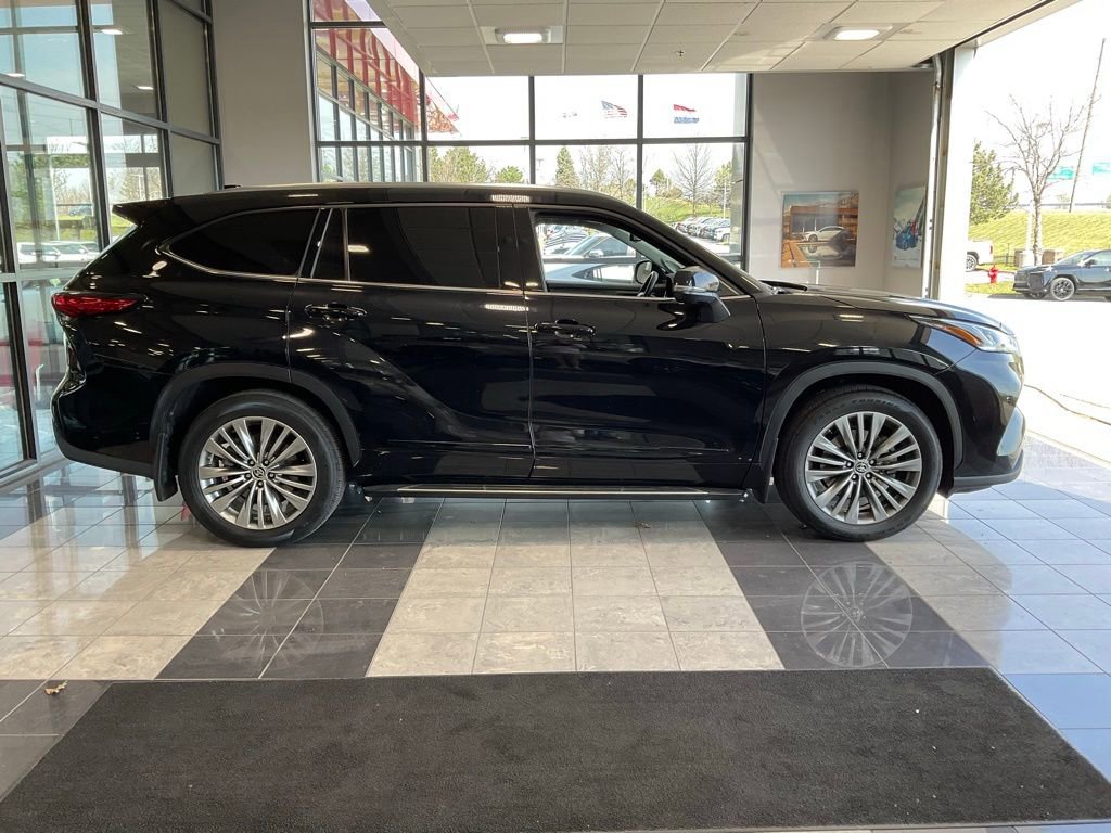 Used 2021 Toyota Highlander Platinum image 6