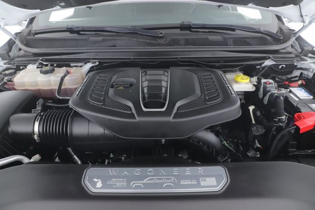 Used 2025 Jeep Grand Wagoneer Series III w/ Rear Seat Video Group 1 AWD/4WD image 15