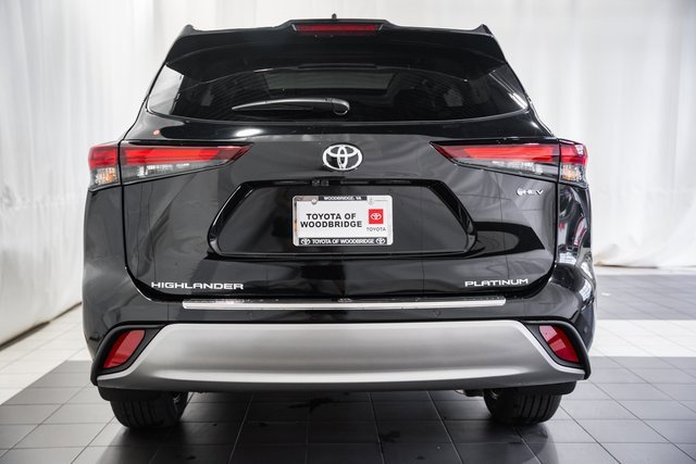 New 2025 Toyota Highlander Platinum image 5